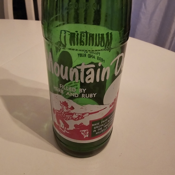 Vintage Mountain Dew bottle soda green pop glass bottle advertising - Picture 7 of 8